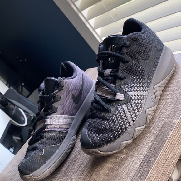 Nike Kyrie Flytrap boys low top sneakers - Picture 3 of 4